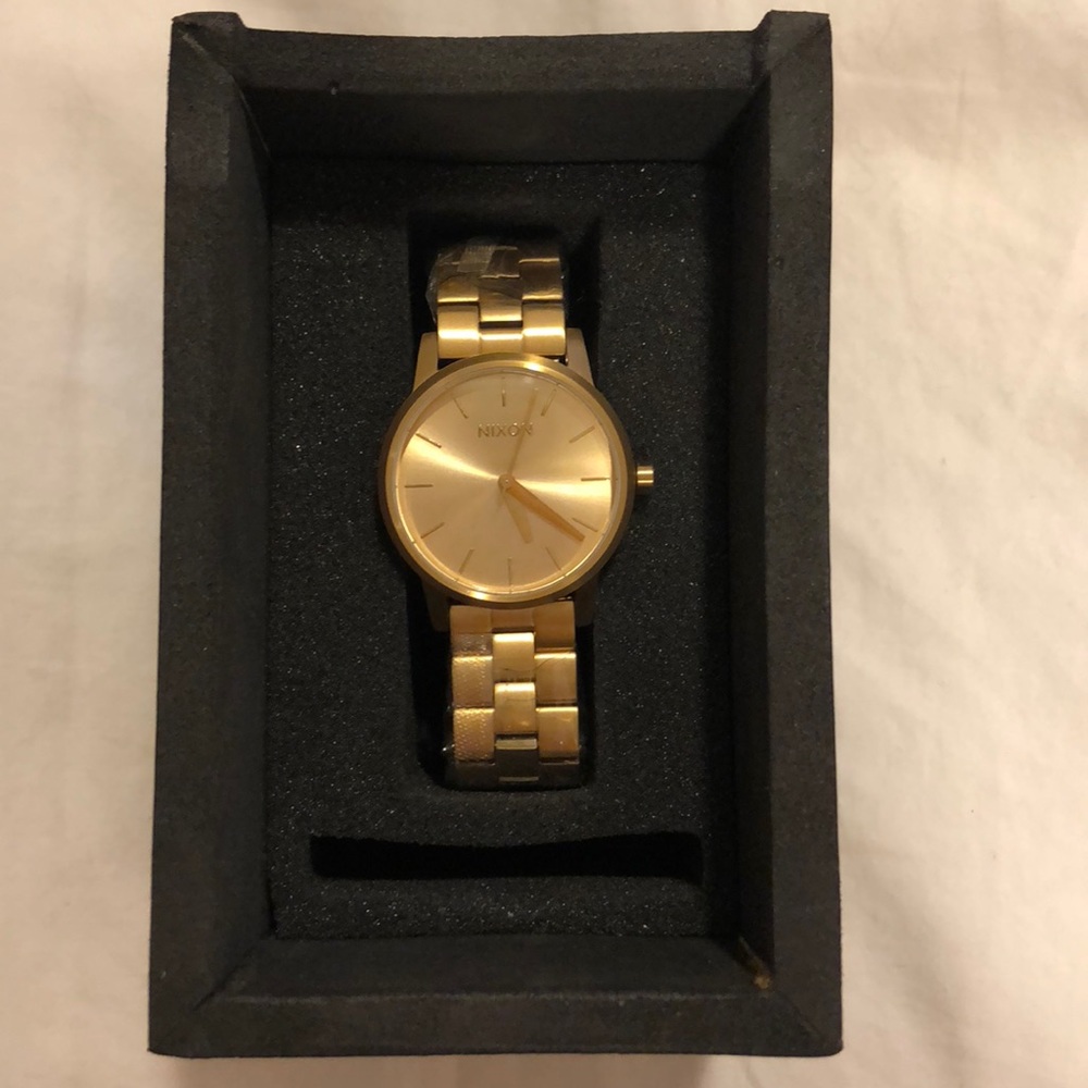 Nixon watch
